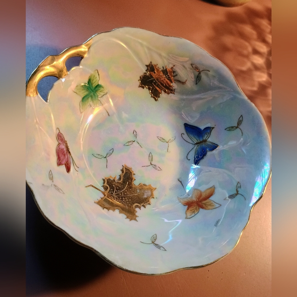 Lipper And Mann Iridescent Bowl